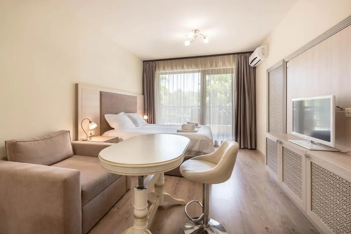 Argisht Resort Cozy Studio With Pool & Sea Breeze Warna Apartment
